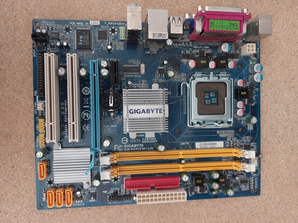 GIGABYTE ga-945gcm-s2l | Kaufen auf Ricardo