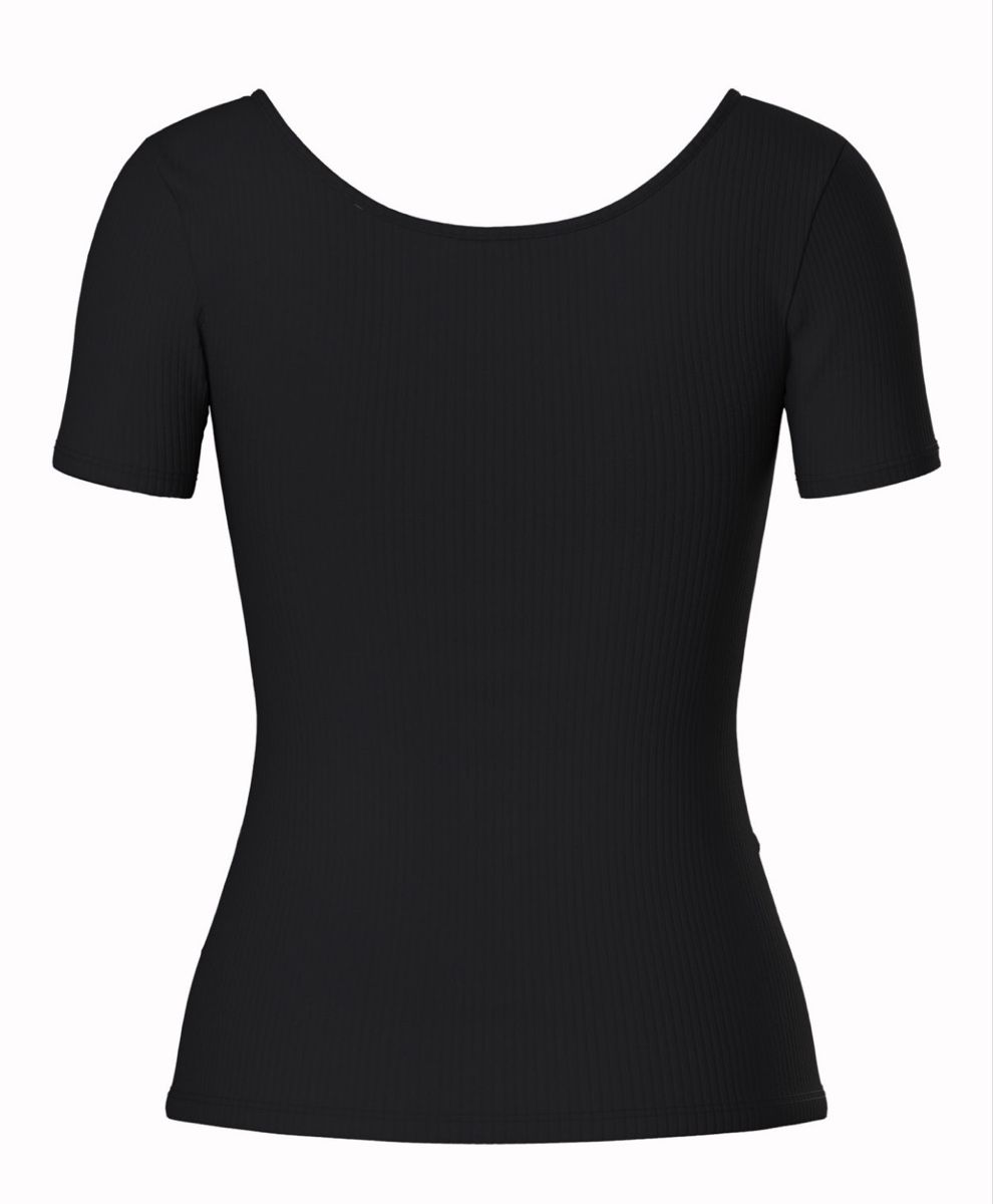 T-shirt: Basic Tshirt – Usato da Henau venduto da martina_1998 2