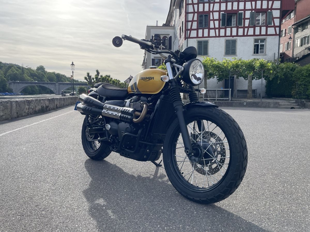 Triumph Strada: Triumph Scrambler 2024 Cosmic Yellow / Graphite – Usato da Eglisau venduto da Richard_Eglisau 2