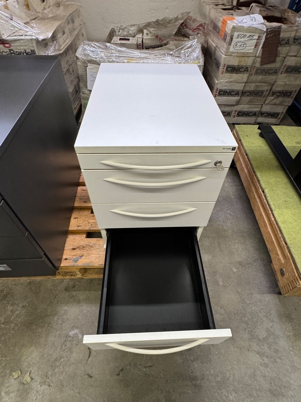 Korpus: SITAG Korpus mit 4 Fächer abschliessbar - Weiss – Gebraucht aus Diessenhofen von Osio 8