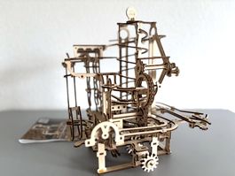 UGEARS Murmel Stufenbahn Holzmodell Murmelbahn