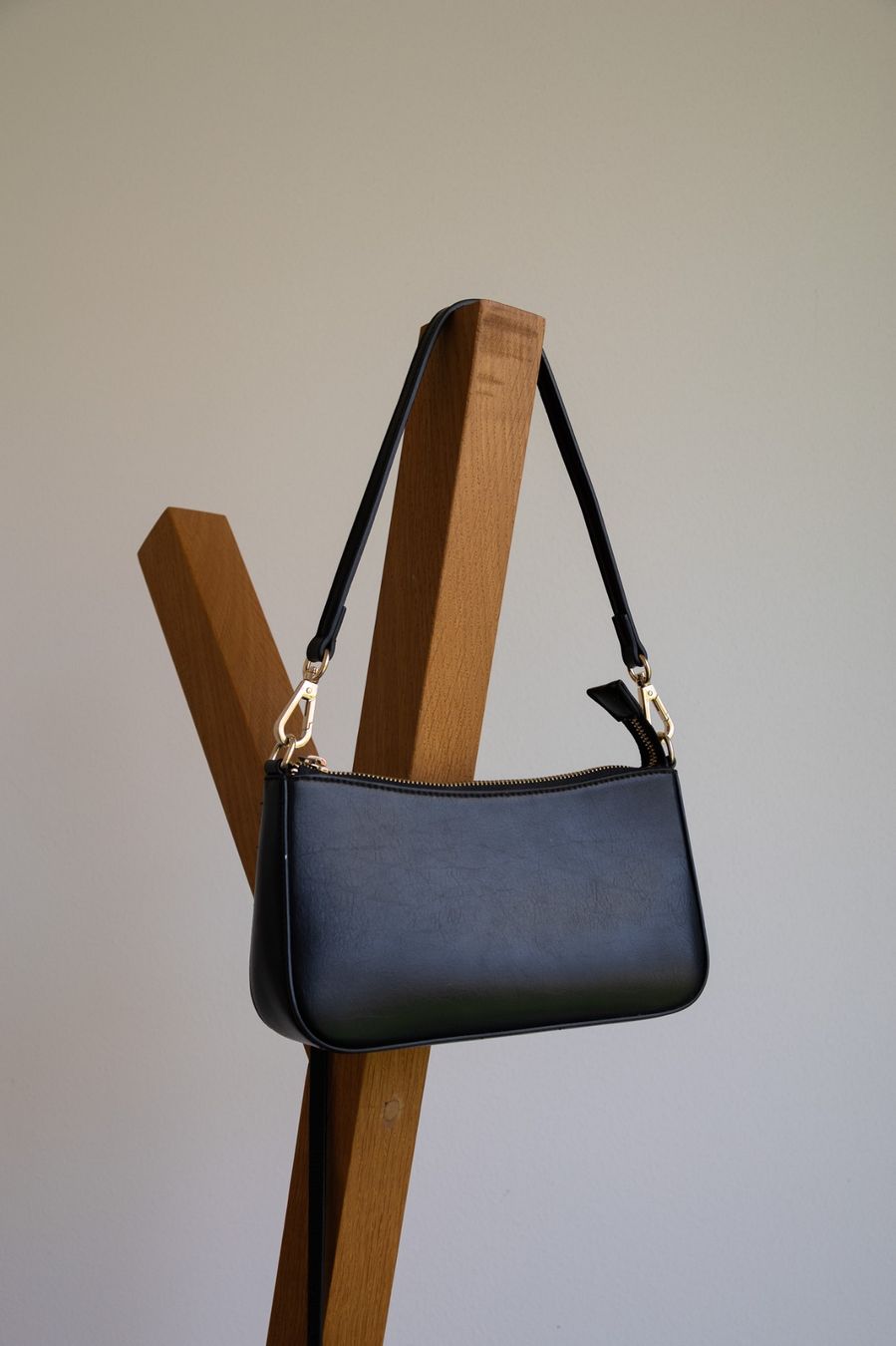Brandy Melville Borse da donna: Brandy Melville Handtasche Schwarz – Nuovo (secondo la descrizione) da Winterthur venduto da 0sl0