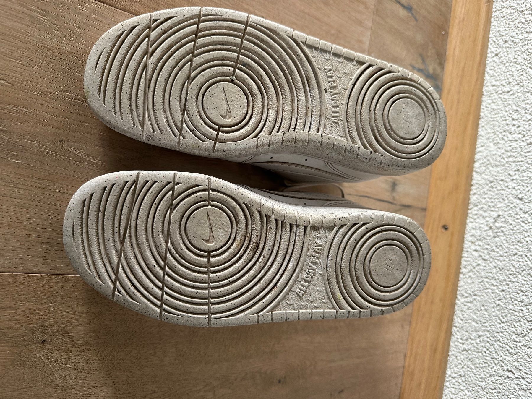 Nike Scarpe da uomo: Nike Schuhe weiss Gr. 37,5 – Usato da Bassersdorf venduto da Tscheni3 2