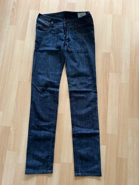 Diesel Jeans: Jeans Diesel Gr. 26|32 – Usato da Wabern venduto da MagdalenaWabern