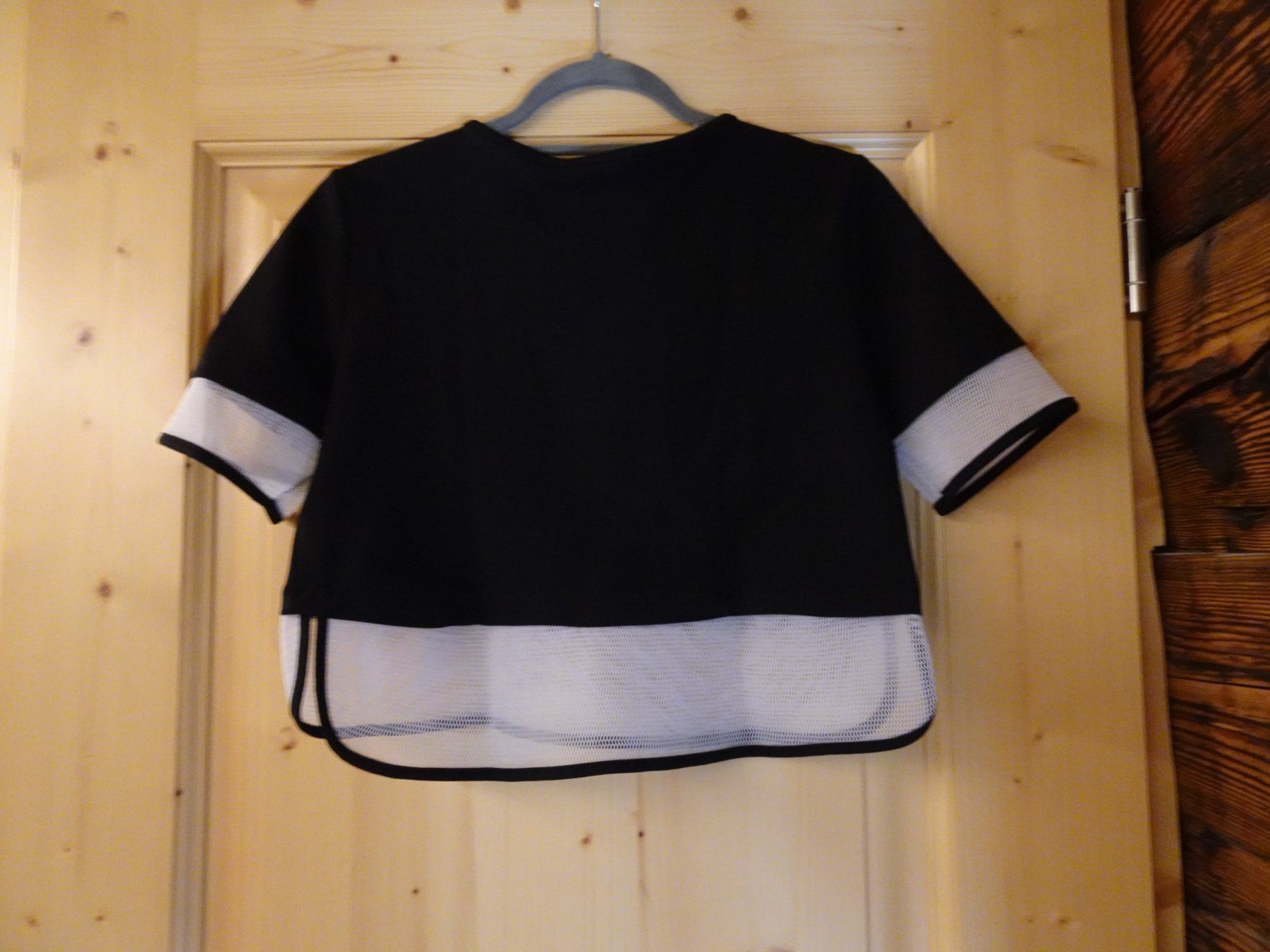 Camicette: Schwarz-weisses Blusenshirt oversize Gr. S - 2603146 – Usato da Küssnacht am Rigi venduto da Good4Deckeli 1