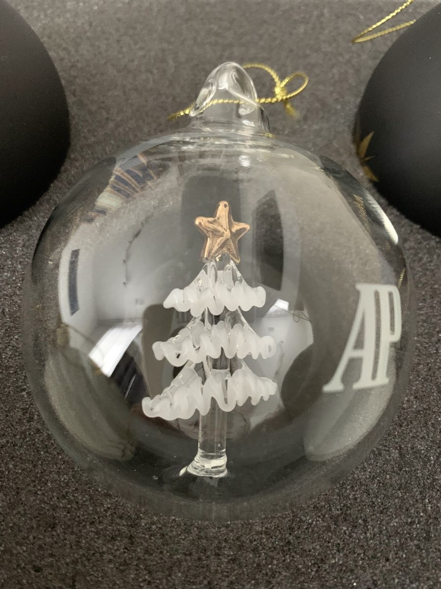 Tutte le decorazioni: Audemars Piguet Weihnachtskugeln Set 5 Stück Neu – Nuovo e nell'imballaggio originale da Rikon im Tösstal venduto da Alpenmutz 3