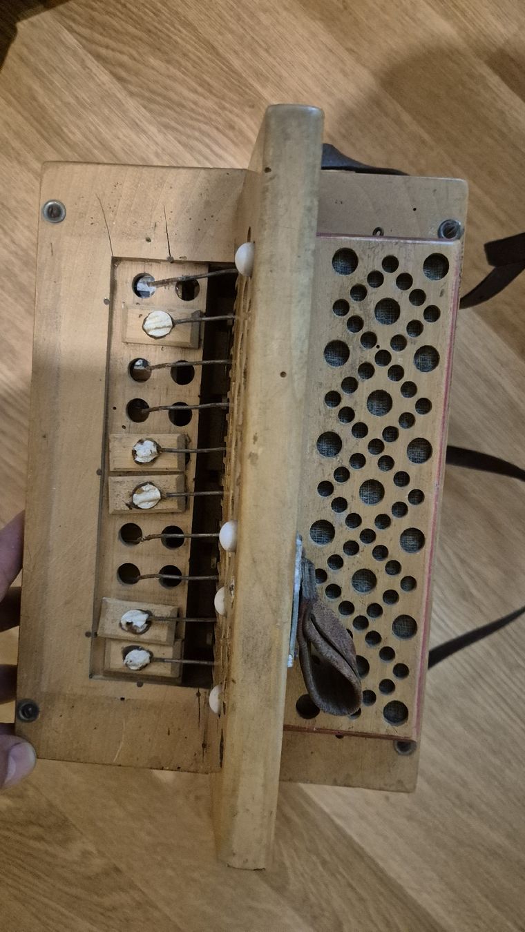 Strumenti musicali: Alte Schweizer Orgele Defekt – Usato da Rämismühle venduto da beni0010 2