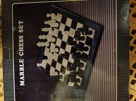 Extravagantes Schach aus Marmorstein