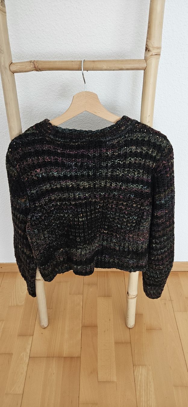 Only Maglioni & Felpe: Only Pullover bunt schwarz Grösse M – Usato da Rombach venduto da ThriftBetter 2