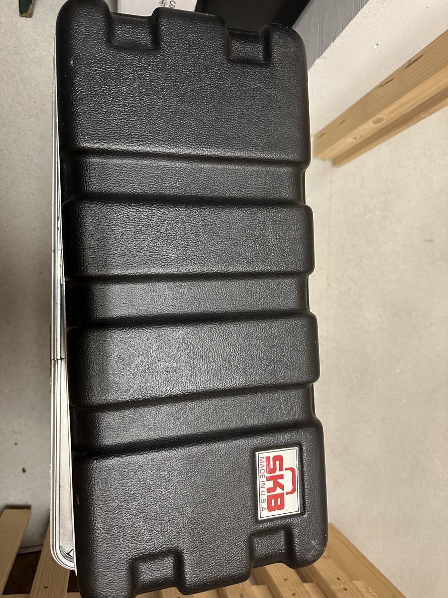 Altri accessori: SKB Rack 4U – Usato da Suhr venduto da Maxmusic2308