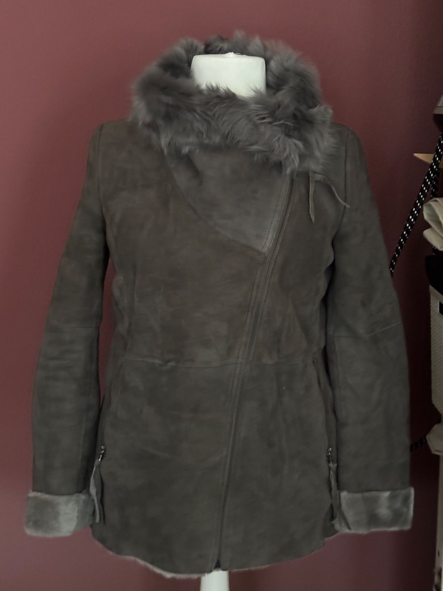 Zara Cappotti: Lammfelljacke anthrazit grau – Nuovo (secondo la descrizione) da Muttenz venduto da einfach-schoen 1