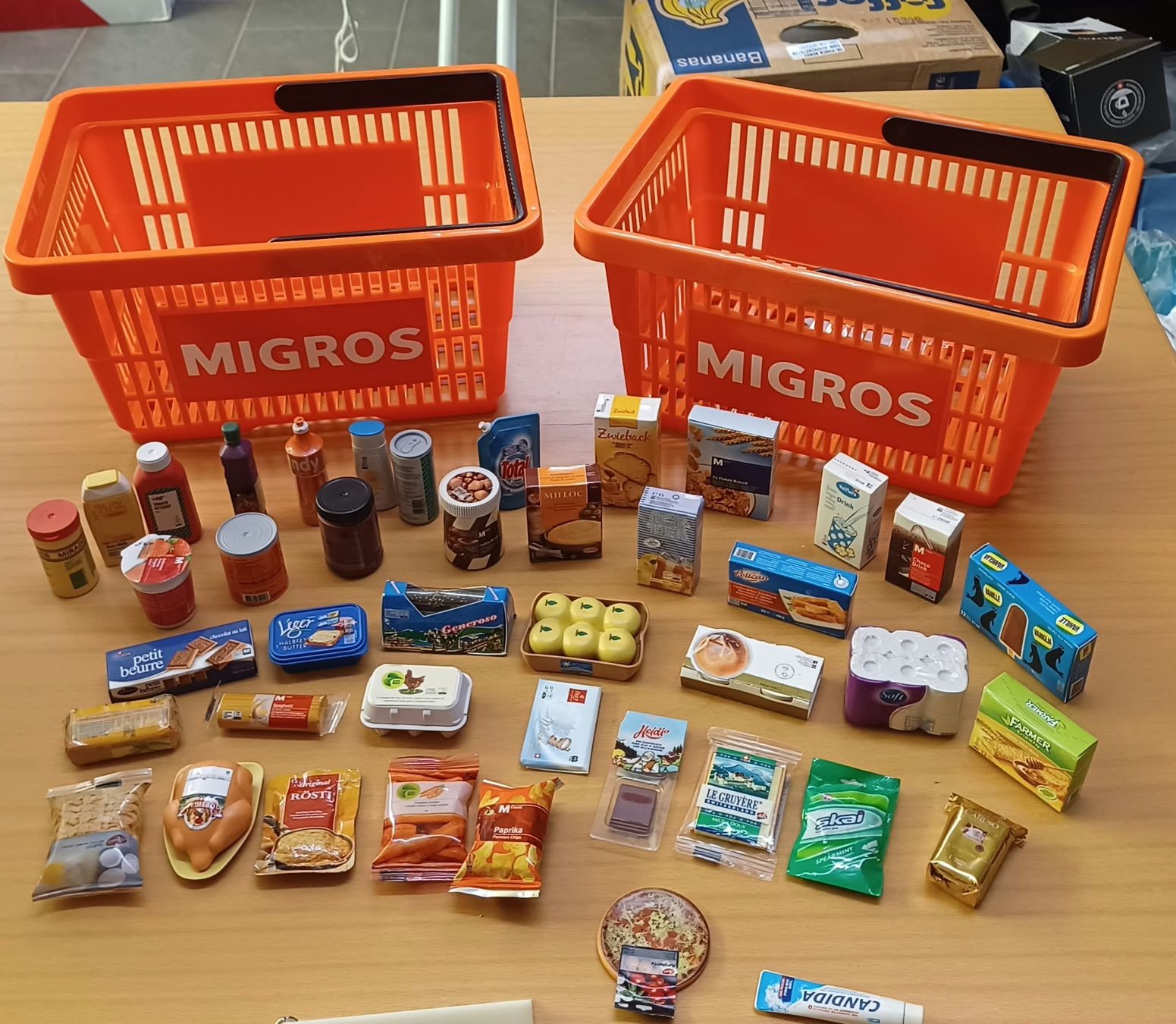 Migros Giocattoli: Migros Mini-Mania Set mit zwei Einkaufskörben  – Nuovo (secondo la descrizione) da Bachenbülach venduto da Muchel01