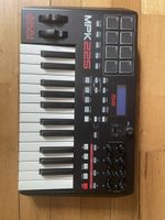 AKAI MPK 225 MIDI Controller