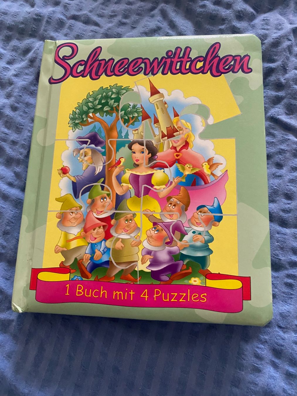 Libri: Schneewittchen 1 Buch mit 4 Puzzles – Usato da Allenwinden venduto da Obalu