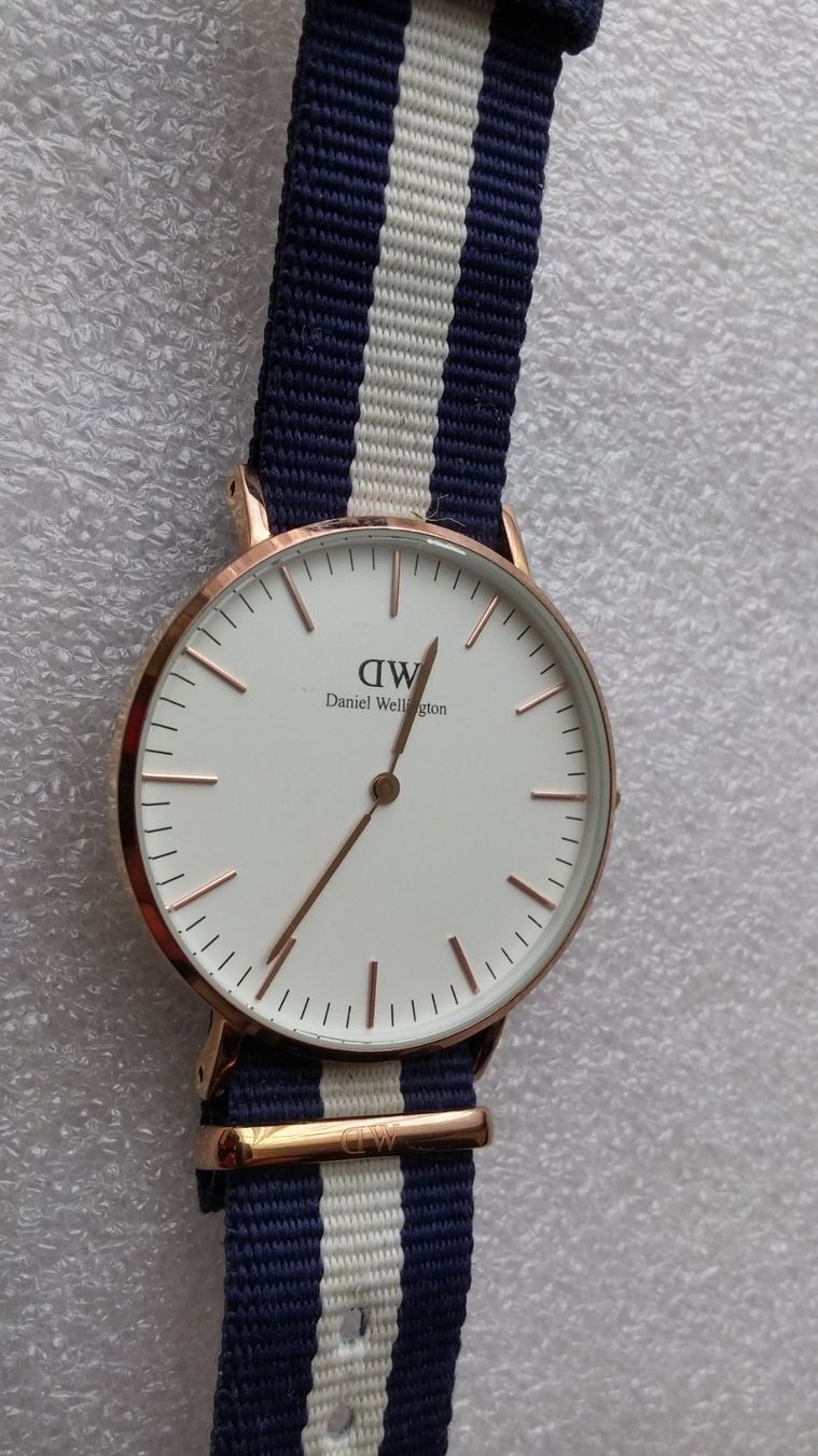 Daniel Wellington Montres: Daniel Wellington Uhr – D'occasion à Zürich par sendbad 1