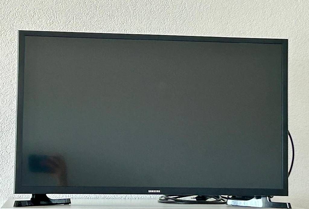Samsung Televisori: SAMSUNG TV - Preis verhandelbar – Usato da Zürich venduto da chi_mf67