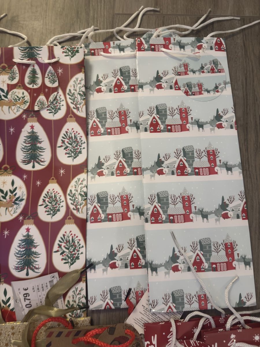 Papier: Weihnachtsgeschenktüten | NEU! – Neuf avec emballage d'origine à Sins par sum_lv6d 2