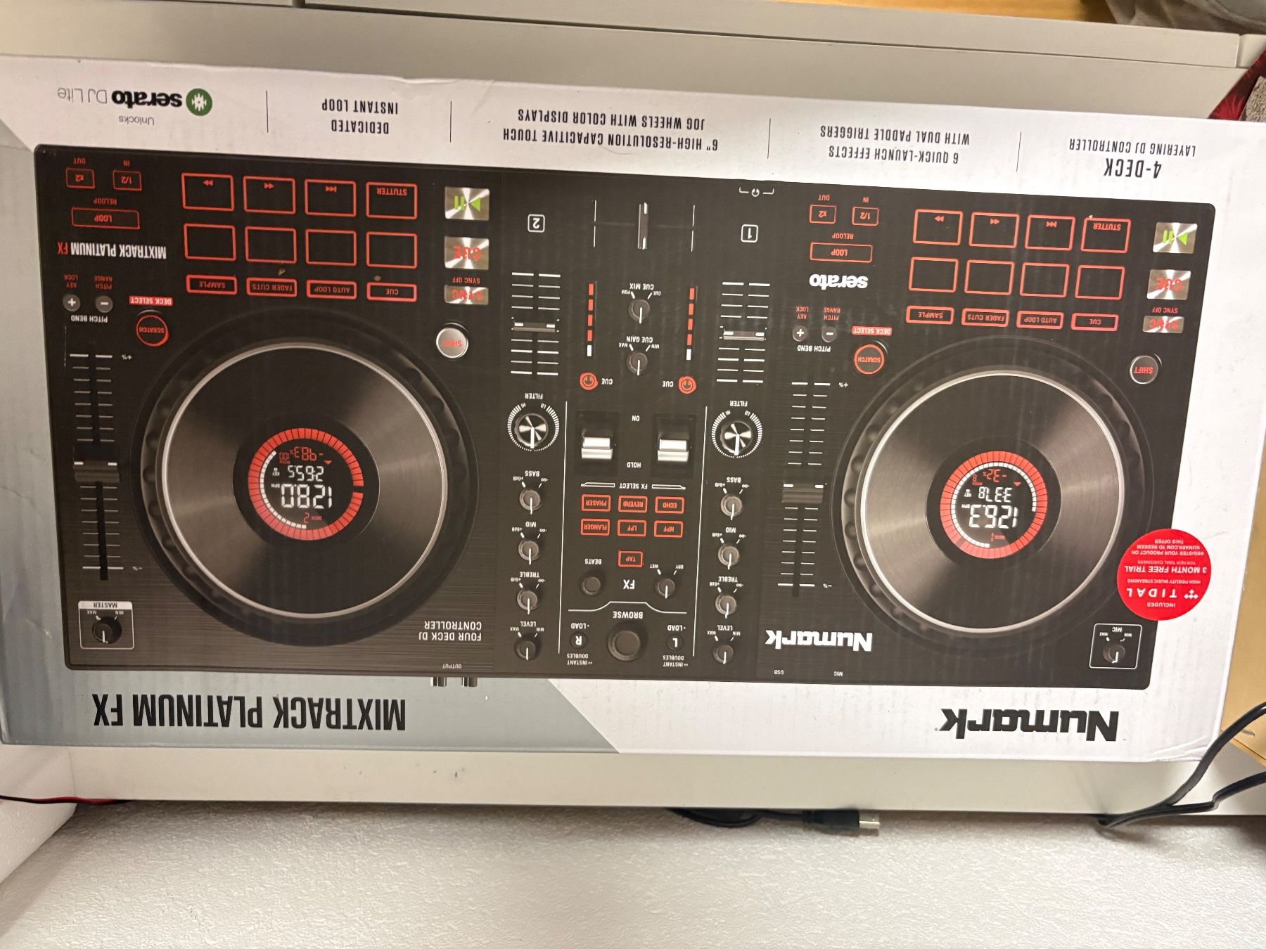 Numark Platines de mixage: Numark Mixtrack Platinum FX DJ Controller guter Zustand – D'occasion à Müntschemier par sra_8wph 1
