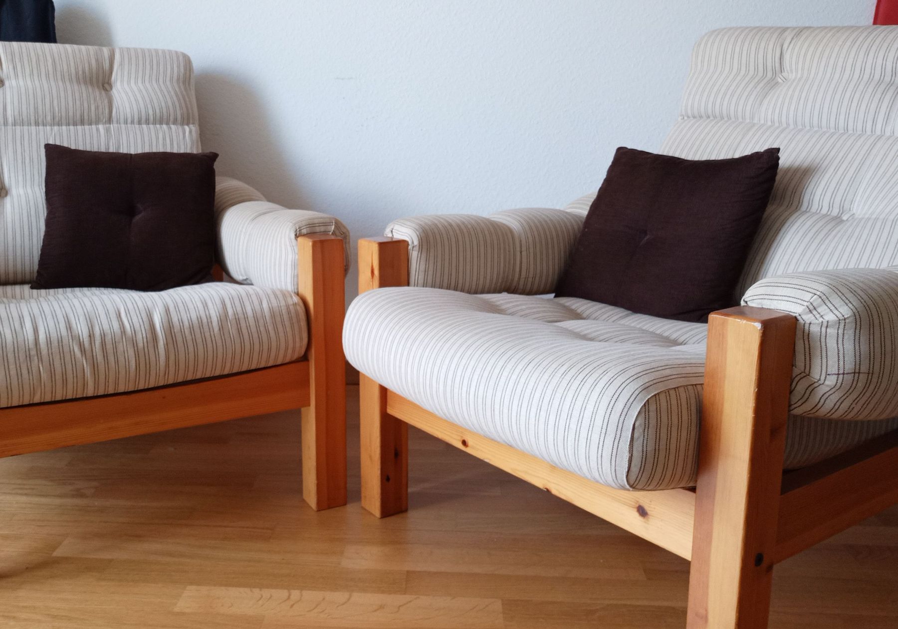 Sessel: Sofa Holzgestell mit Polstern gebraucht – Gebraucht aus Luzern von fio_vc98