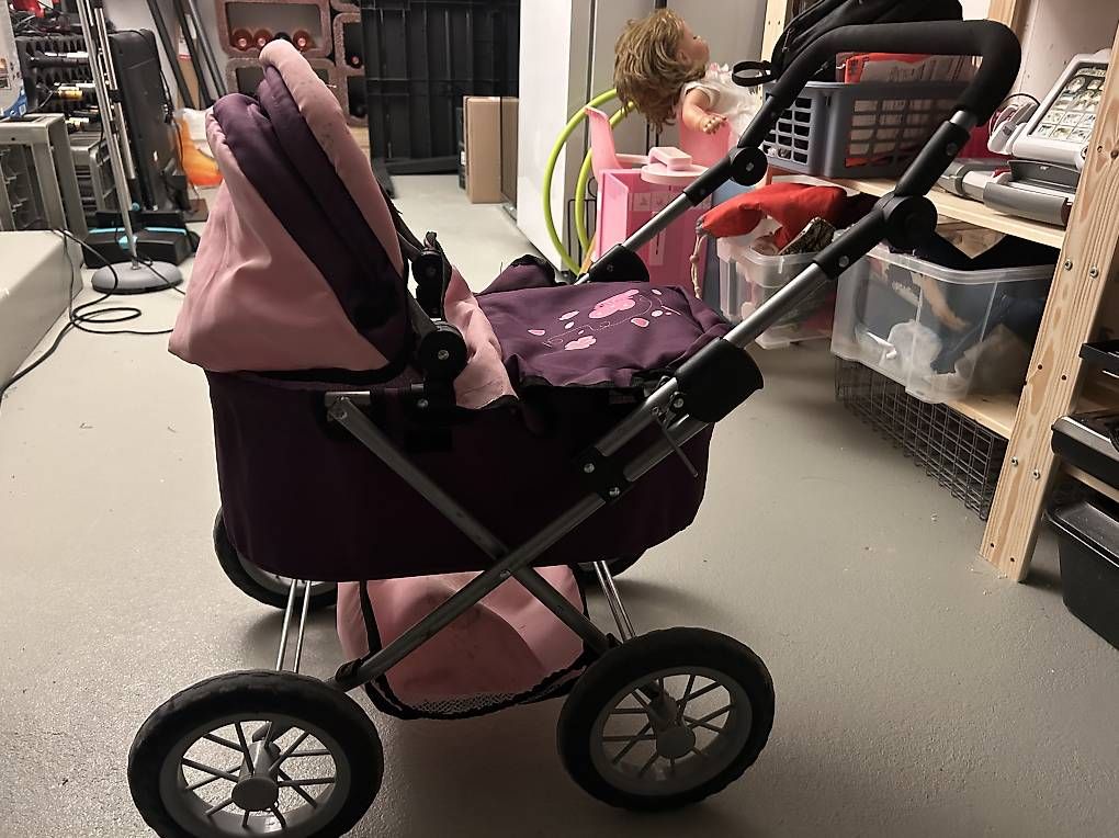 Carrozzine per bambole: Puppenwagen Bayer – Usato da Schindellegi venduto da Cschuetz