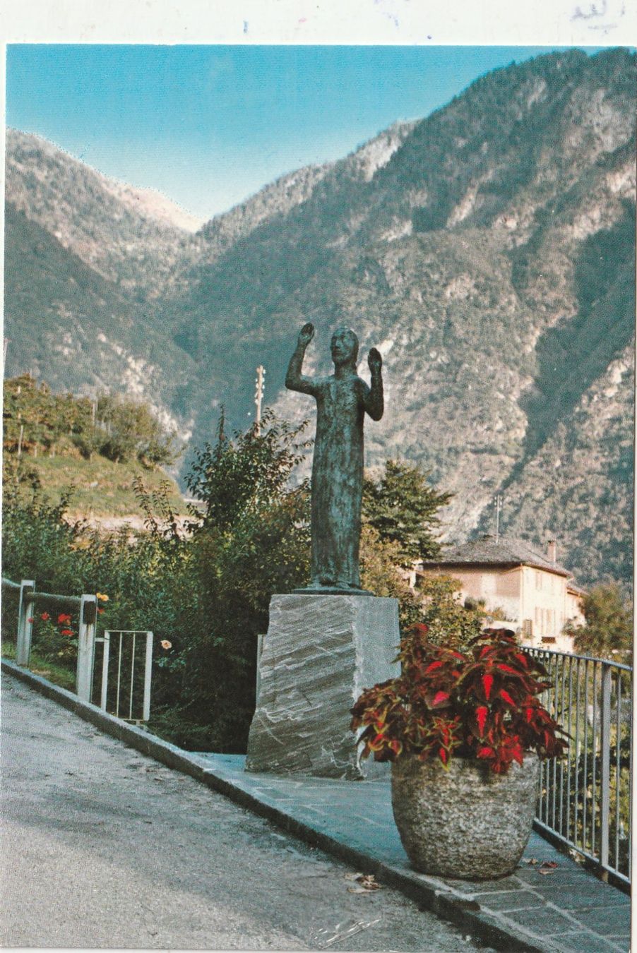 Ansichtskarten: Grono GR Monument – Gebraucht aus Lumbrein von made02