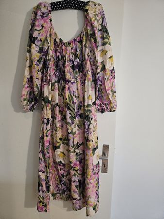 Sommerliches Blumenkleid, Grösse L, ideal für den Frühling