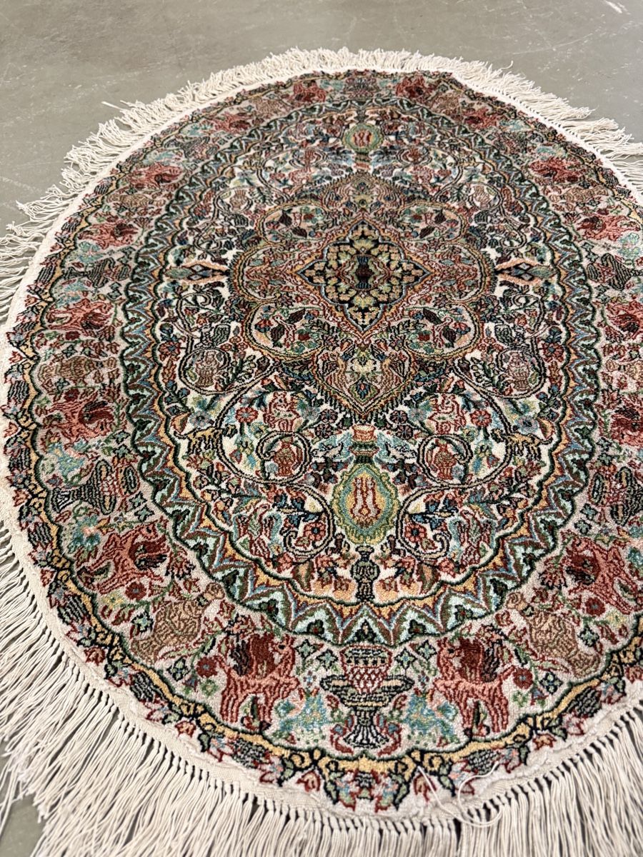 Teppiche: Orientalischer Teppich rund mit Fransen Seide – Gebraucht aus Strengelbach von RaenAntikDesign 1