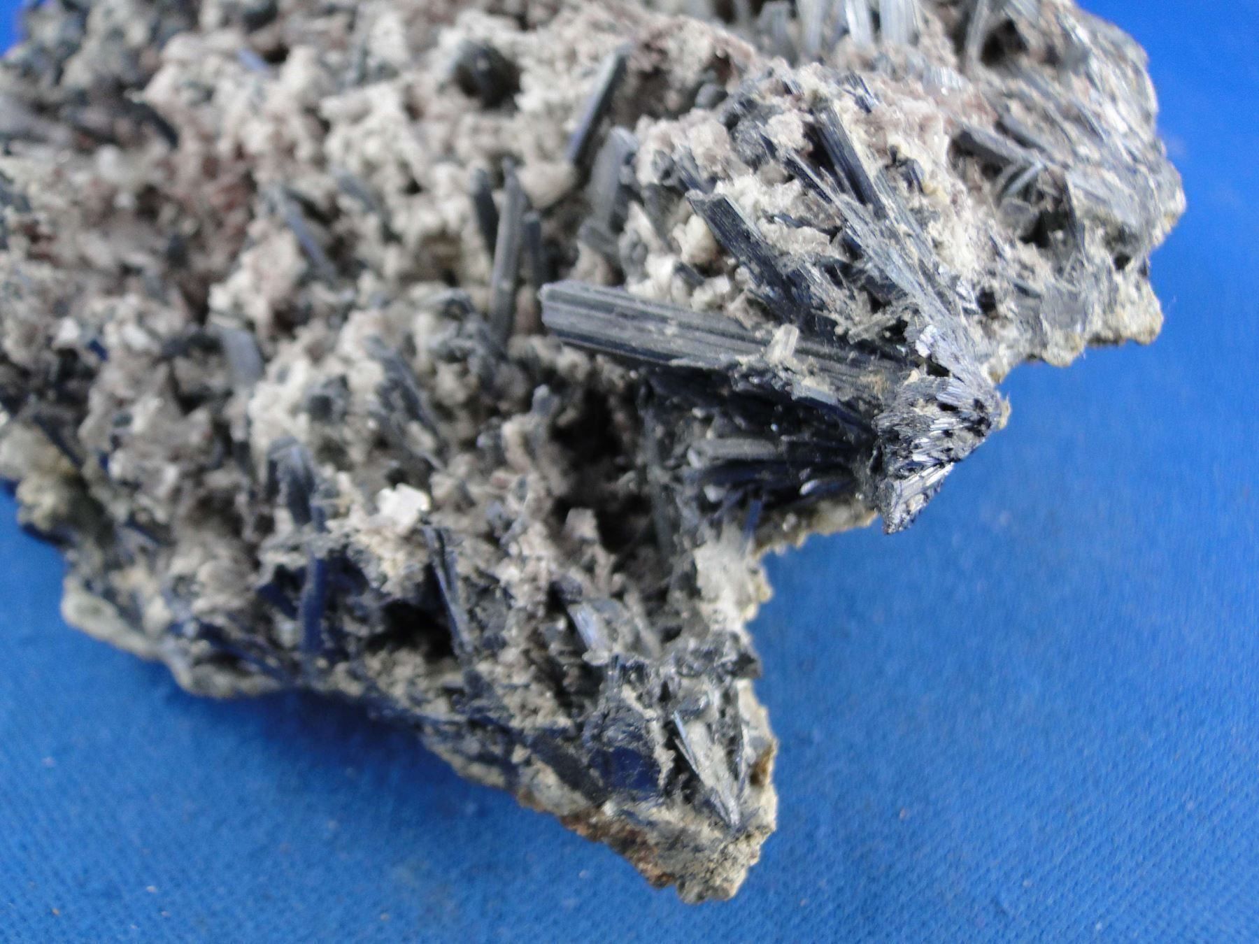 Minerali & Pietre curative: Baryt auf Stibnit – Usato da Schinznach Bad venduto da Demerald 4