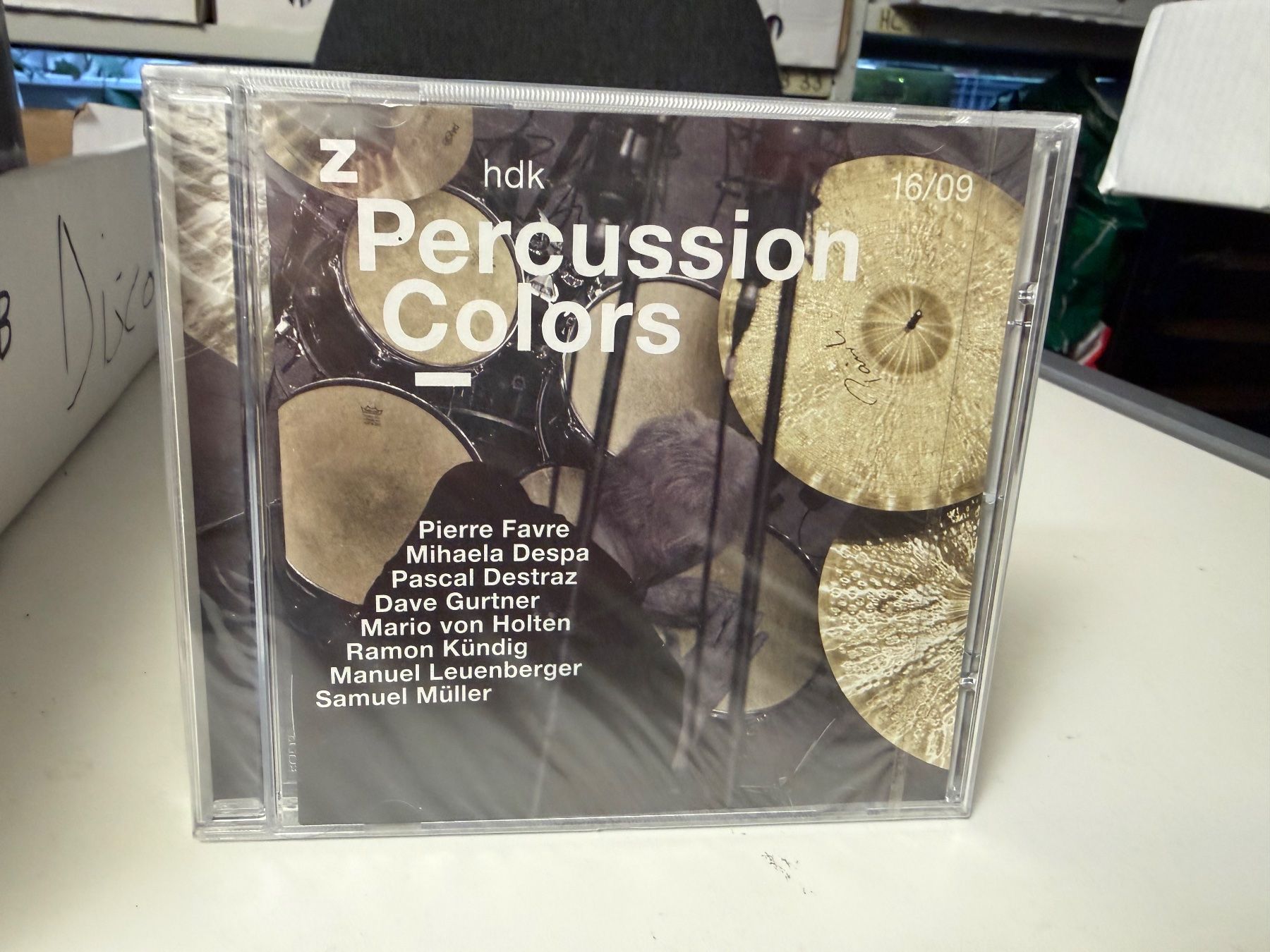 CD: ZHdK - Percussion Colors - HG41C – Nuovo e nell'imballaggio originale da Küsnacht ZH venduto da JazzRecords
