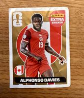 Extra Sticker Alphonso Davies Gold Panini WC2026