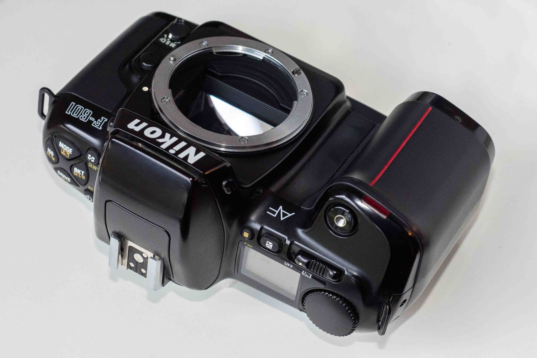 Nikon Fotocamera: Nikon F601 Analogkamera – Usato da Schwerzenbach venduto da floridan 3