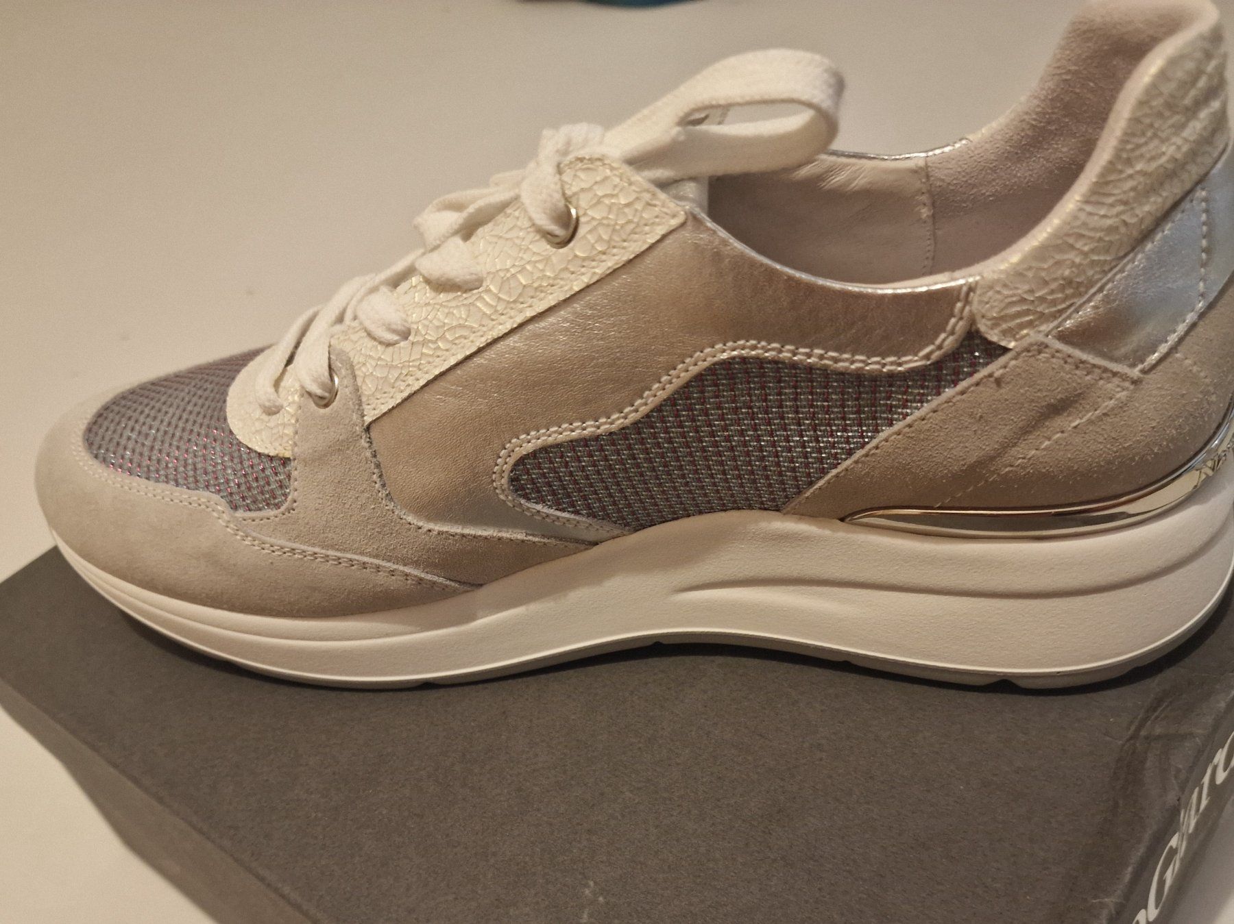 Scarpe da donna: Damen Sneaker NeroGiardini Grösse 41 – Nuovo e nell'imballaggio originale da Fieschertal venduto da dev_529b 1