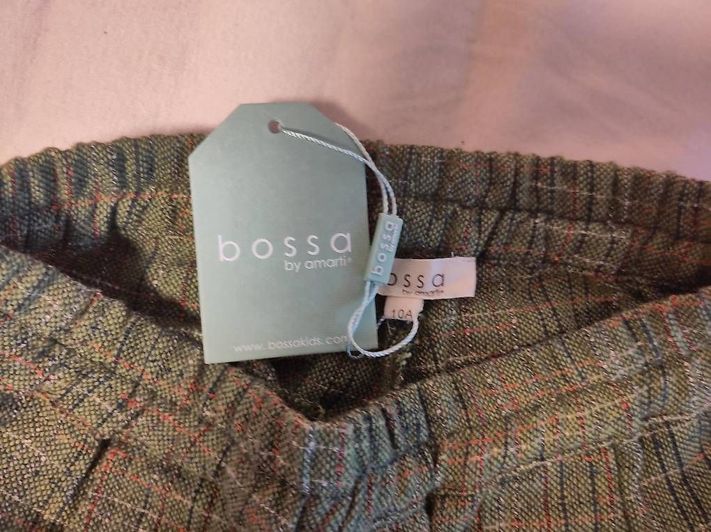 Pantaloni: Pantalon fille 10 ans – Usato da Le Grand-Saconnex venduto da daniboom 3