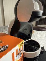 DeLonghi Dolce Gusto Kaffeemaschine mit Kapselhalter