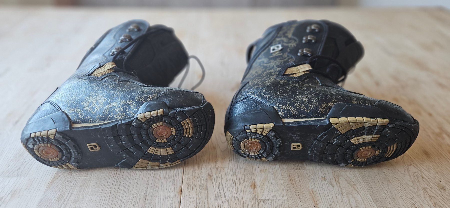 Deeluxe Herrenschuhe: Snowboard Boot DEELUXE Lara gr. 39 – Gebraucht aus Thörishaus von Woelfli3000 2