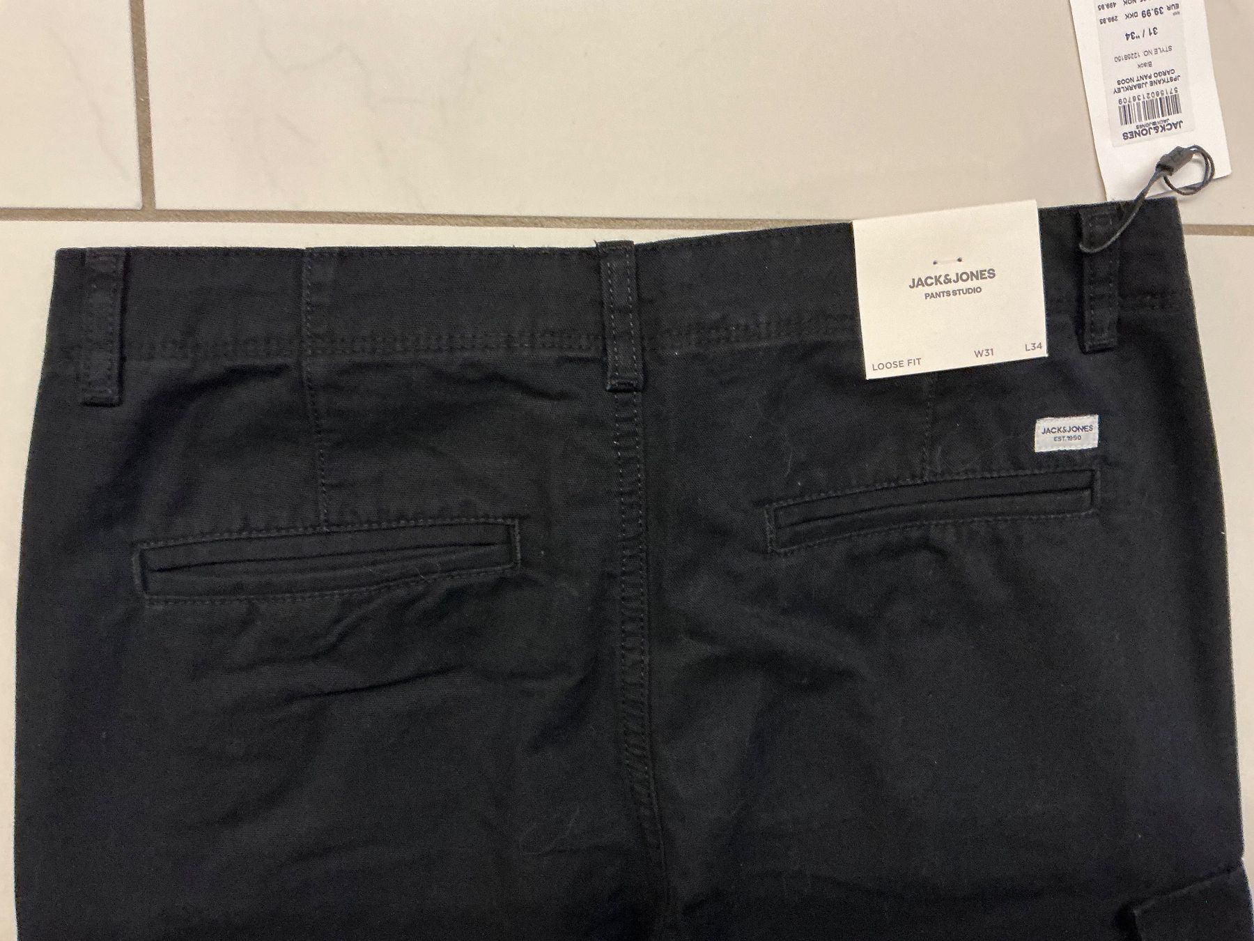 Jack & Jones Pantaloni: Neue Cargo Hose 31/34 Jack Jones – Nuovo e nell'imballaggio originale da Biel-Benken BL venduto da Sahra1