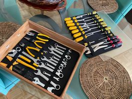 Lot d'outils complet dans coffret en bois - Comme neuf! 40p.