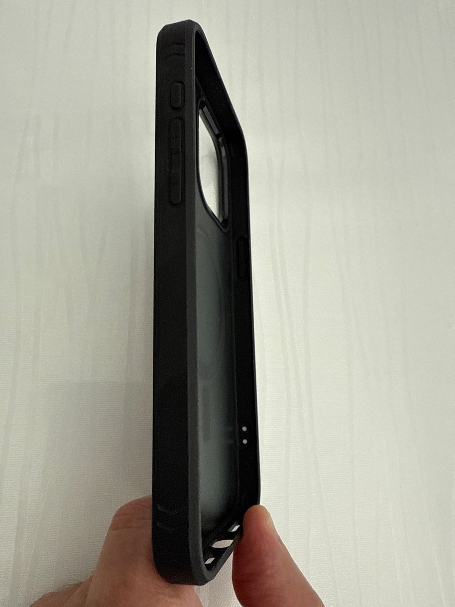 Apple Cover & Protezioni schermo: Coque iPhone 15 Pro Max noire solide et protectrice! – Usato da Granges-Paccot venduto da Ct69 2