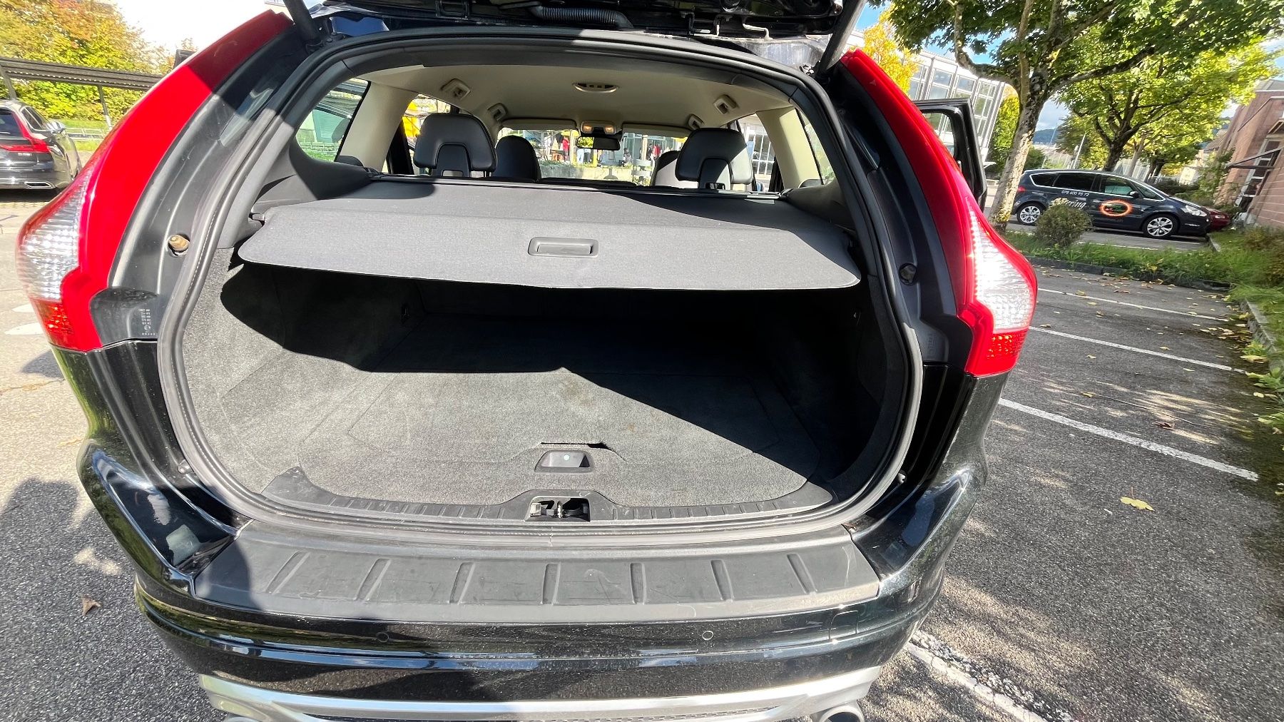 Volvo Automobili: Volvo XC 60 R-Design mit Motorschaden – Usato da Urtenen-Schönbühl venduto da audi_s4rot 8