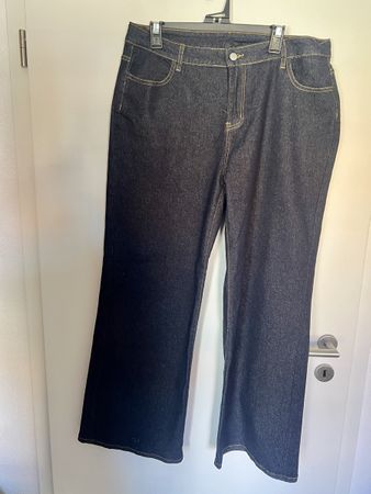 Pantalon évasé en jean bleu foncé