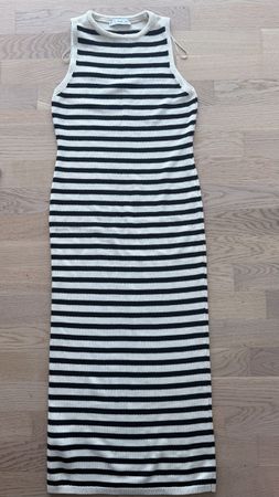 Robe longue rayée MNG noir et blanc taille M pour l'été