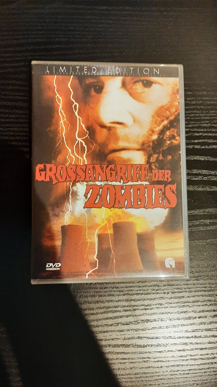 Tutti i DVDs: Grossangriff der Zombies, Limited Edition – Usato da Kriens venduto da adr_f6fh