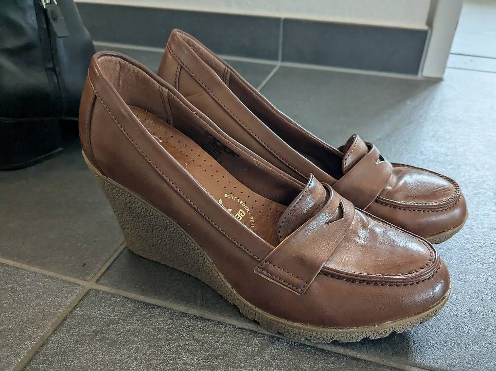 Scarpe da donna: Braune Plateaupumps 38 – Usato da Stäfa venduto da FloStauf