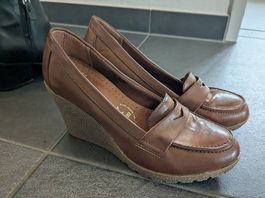 Braune Plateaupumps 38