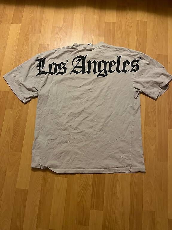 T-Shirts: T-shirt Black squad oversize  – Gebraucht aus Chavannes-Renens von luc_52p8 2