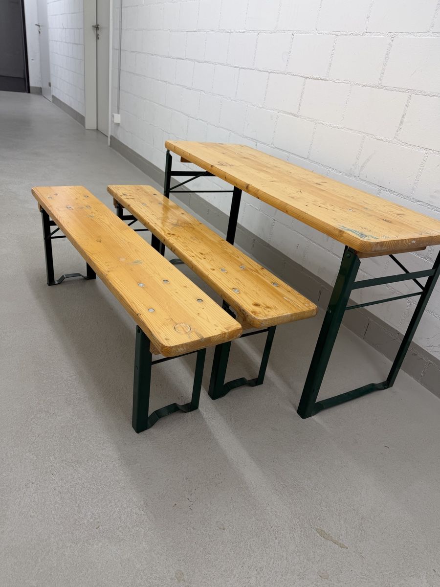 Set di tavolo e panche: Kinder-Festbankgarnitur klappbar – Usato da Zürich venduto da ana_t7ff