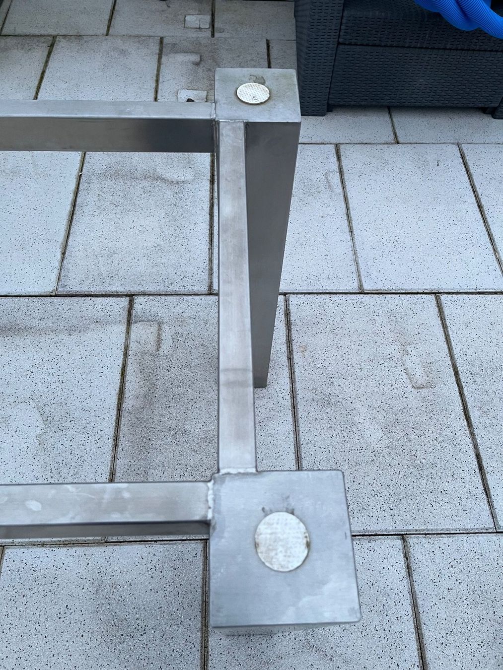 Tische: Edelstahl Gartentisch-Gestell, robust & modern! – Gebraucht aus Leuzigen von Baspi0 2