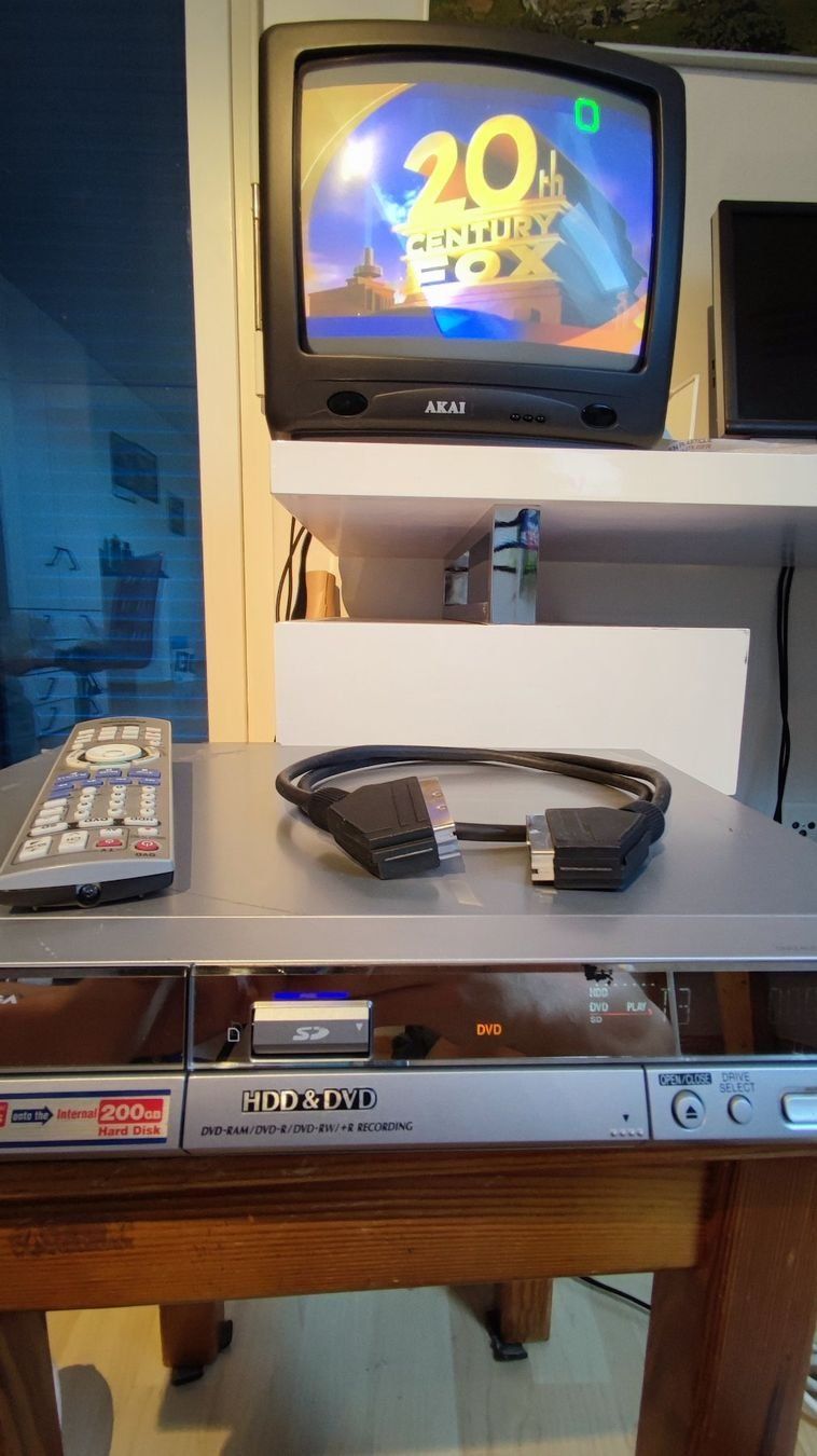 Panasonic Multimediaplayer & Streamer: HDD & DVD Player DMR-EH60 von PANASONIC – Gebraucht aus Horgen von Amanda30