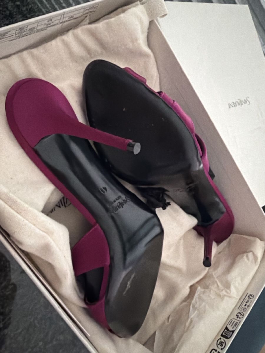 Saint Laurent Scarpe da donna: Saint Laurent silk mules  – Nuovo (secondo la descrizione) da Genève venduto da val_rp9x 1
