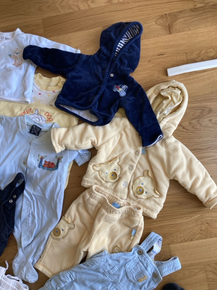 Lotti & Set di vestiti: Baby Kleiderpaket Gr. 50/56 – Usato da Staad SG venduto da gab_7dr9 4